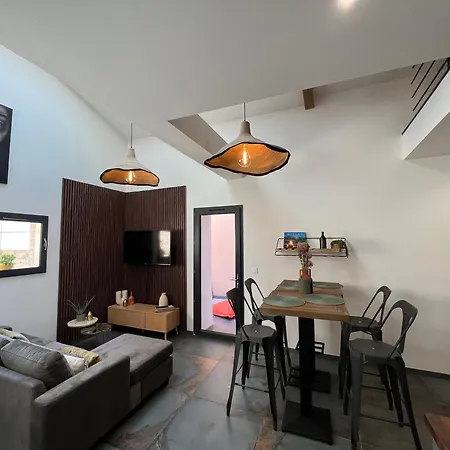 ヴィラ La Parenthese *